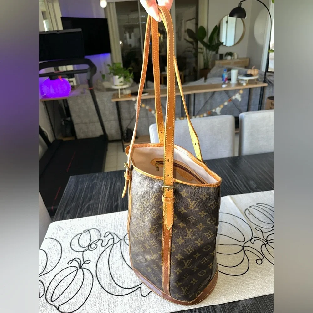 Louis Vuitton Vintage Authentic GM Monogram Bucket Shoulder Bag PERFECT INTERIOR